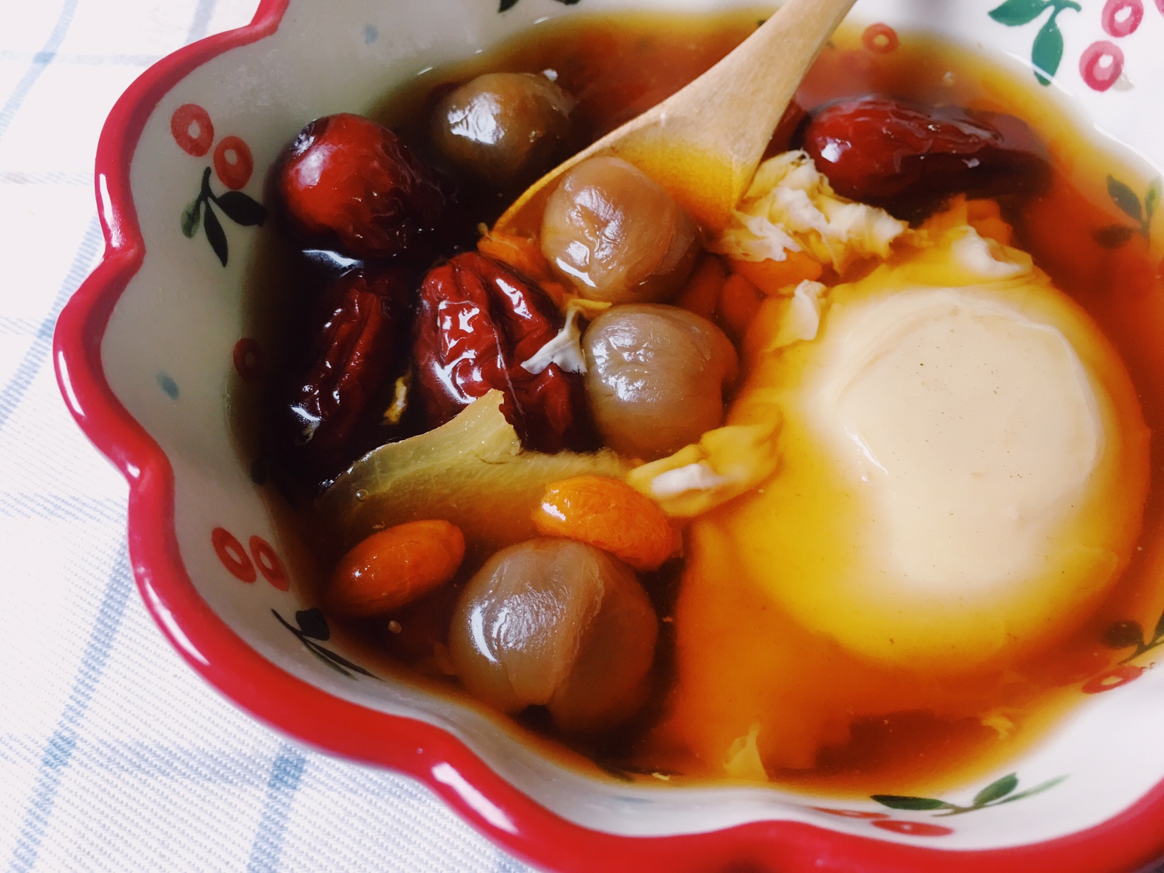 红枣枸杞桂圆汤的做法