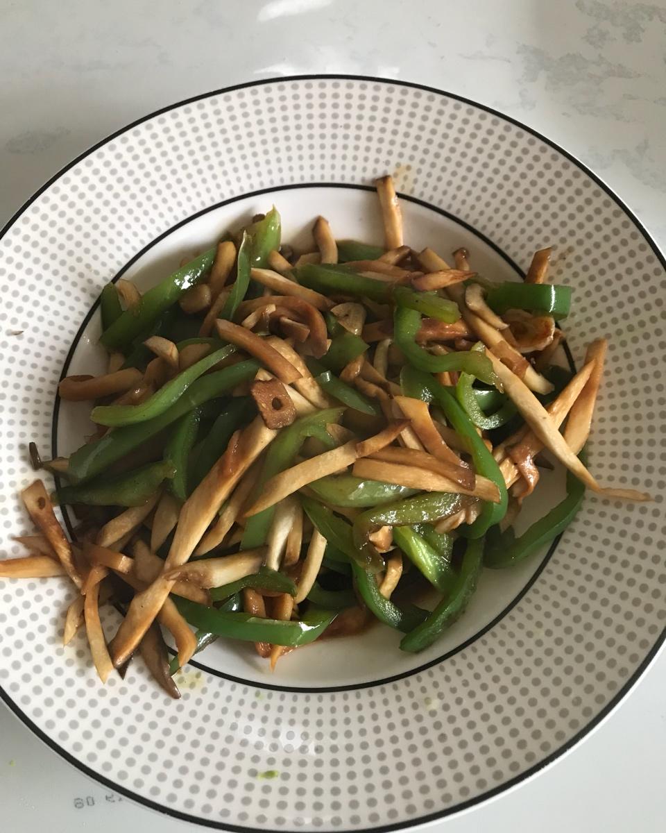 青椒素炒杏鲍菇