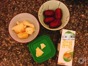 红枣牛奶炖花胶的做法 步骤1