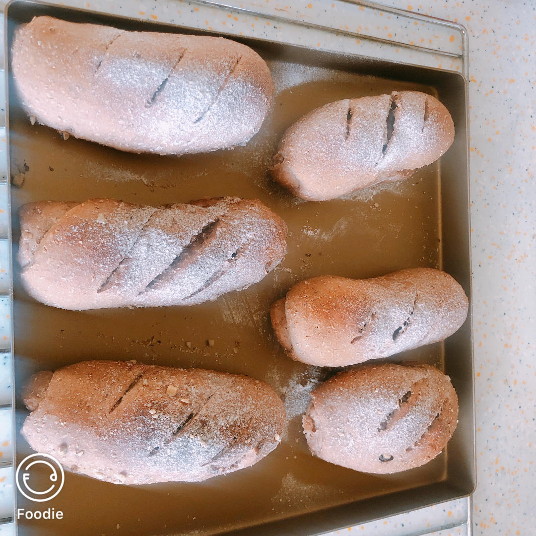 红酒葡萄干面包