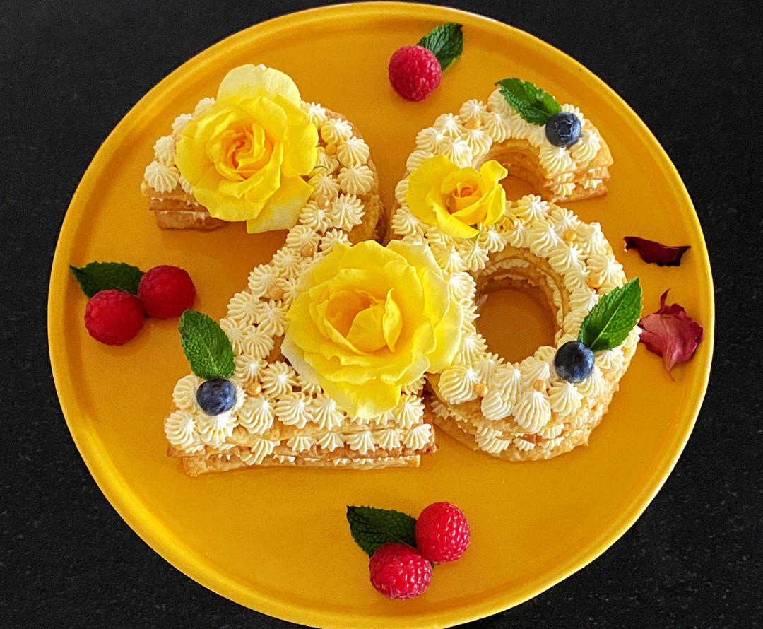 【君之】拿破仑酥（含千层酥皮、蛋糕片、奶油霜详细做法）