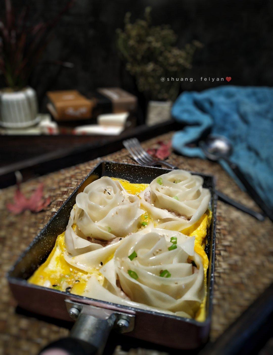 玫瑰花抱蛋虾饺