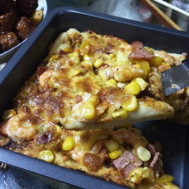 厚底鲜虾培根披萨