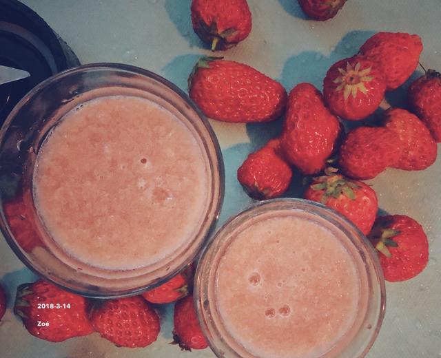 红芹菜草莓🍓汁的做法