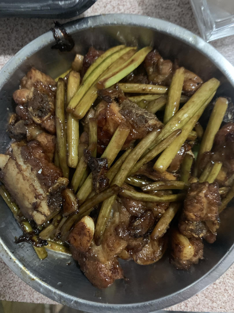 好吃到舔手指的生炒排骨