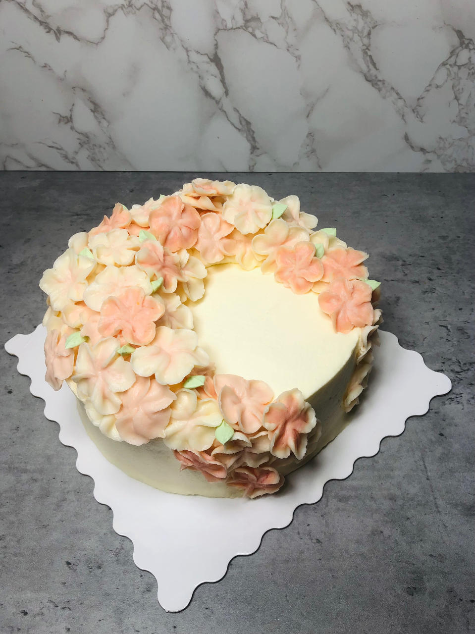裱花好用的瑞士奶油霜Swiss Meringue Buttercream Icing和樱花的裱花方法
