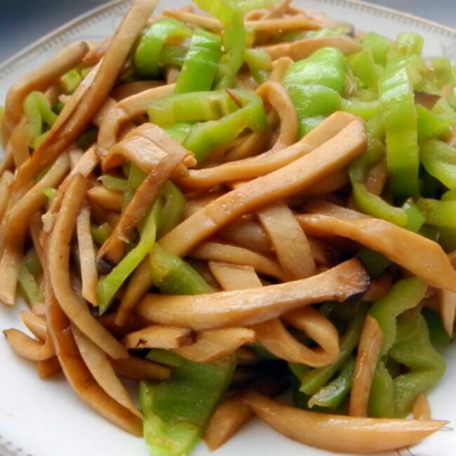 青椒素炒杏鲍菇