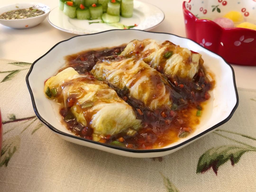 过年餐桌上必备的一道菜，翡翠白玉卷