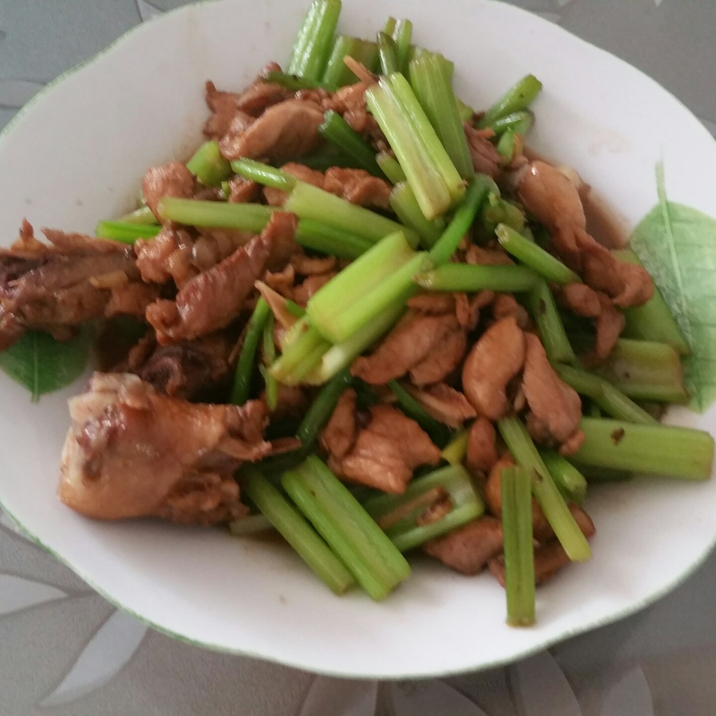 芹菜炒肉