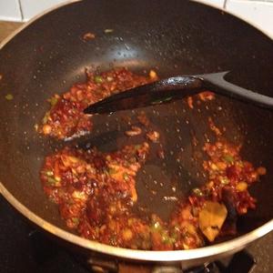 青椒烧鸡翅的做法 步骤5