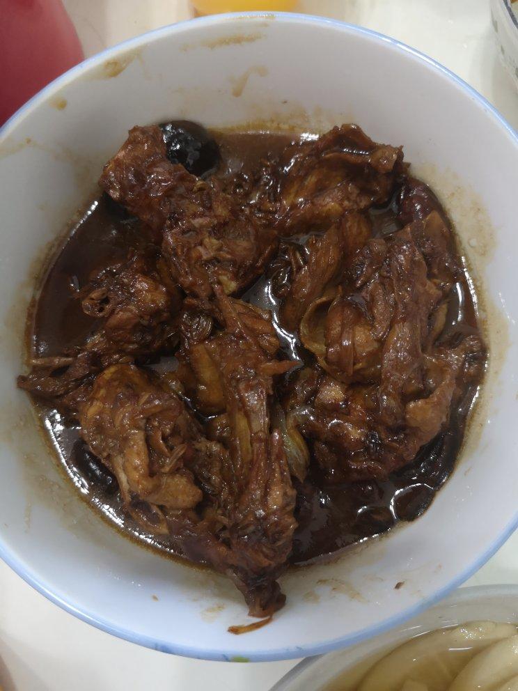 红烧三黄鸡(简单做法，做出来大概就这个样)