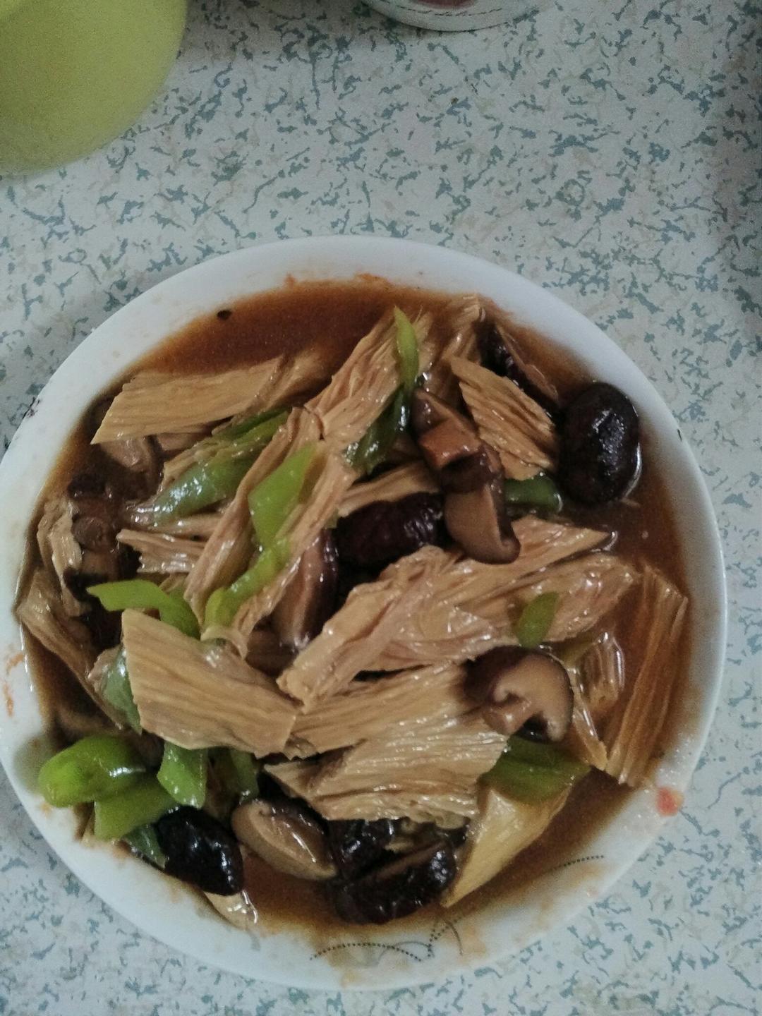 腐竹烧香菇