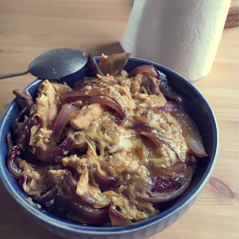 親子丼：鸡肉鸡蛋盖浇饭