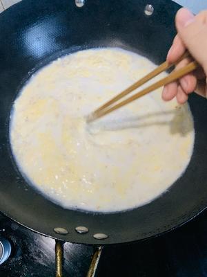 快手早餐『燕麦牛奶调蛋🥣』营养低卡又美味的做法 步骤5