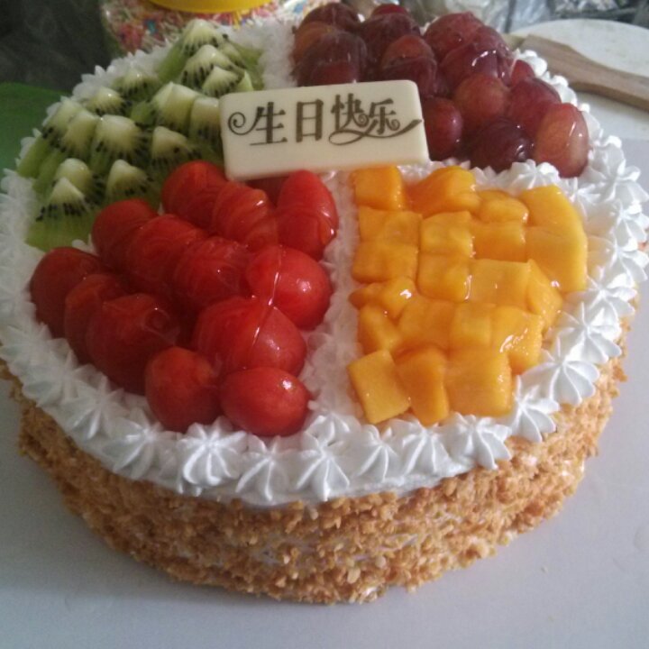 简单奶油裱花水果蛋糕