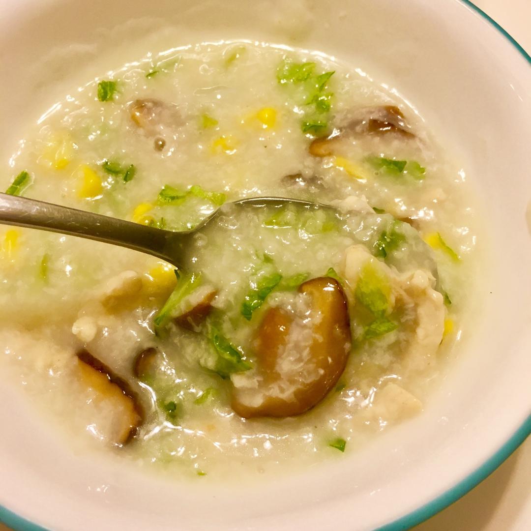 生滚香菇鸡肉粥