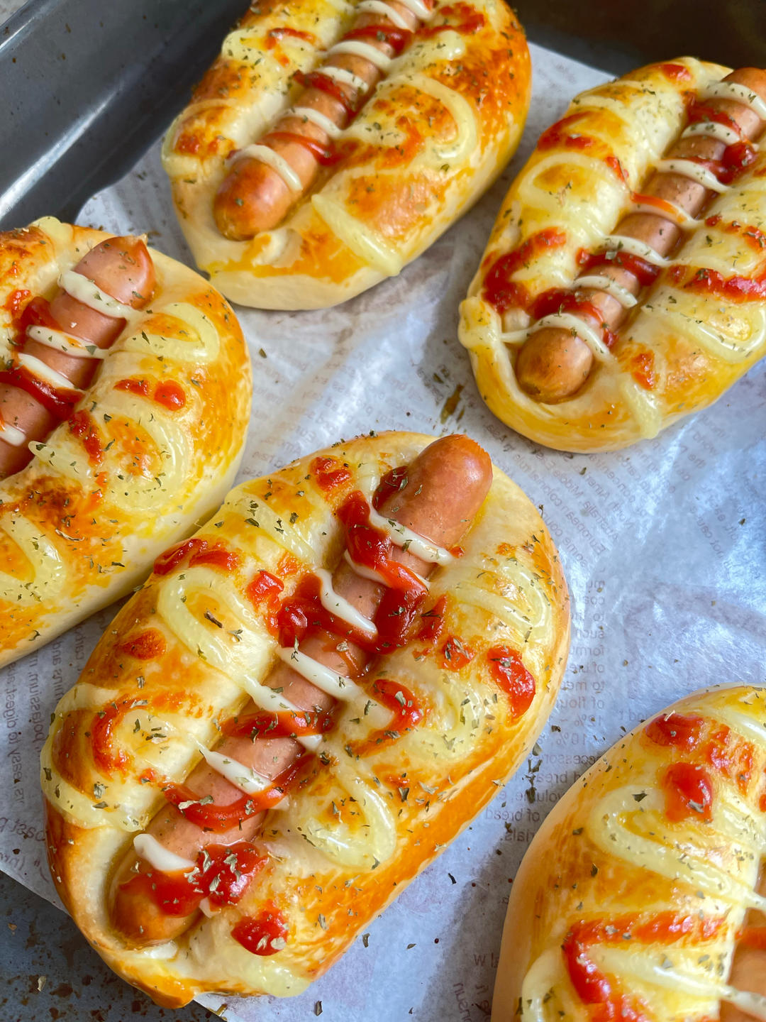 一个面团撑起一家店的台式面包—香肠面包