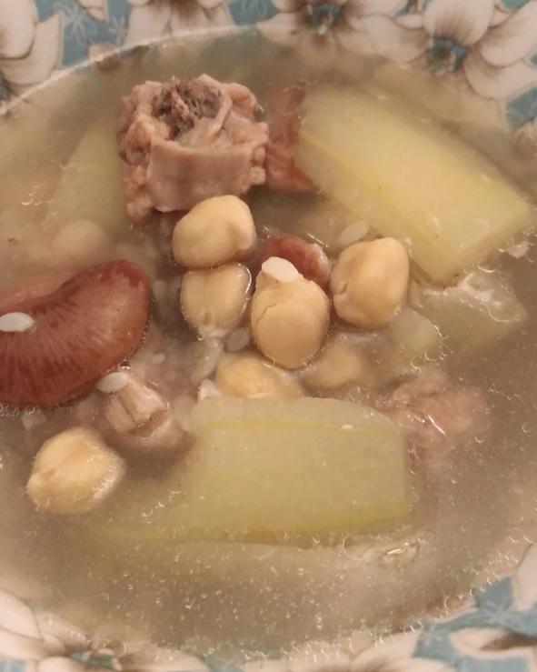无火煮食~~鹰嘴豆节瓜排骨汤