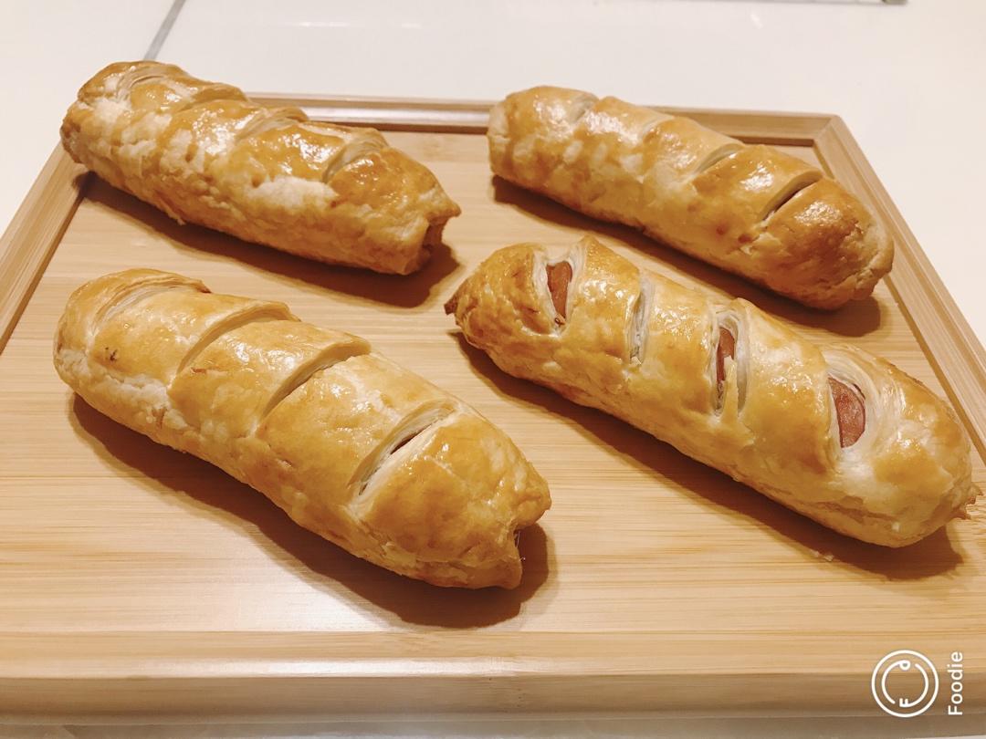 千层酥皮香肠卷