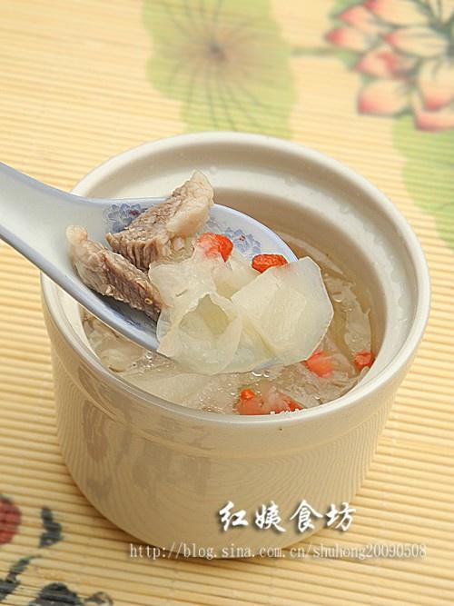 银耳雪梨炖瘦肉