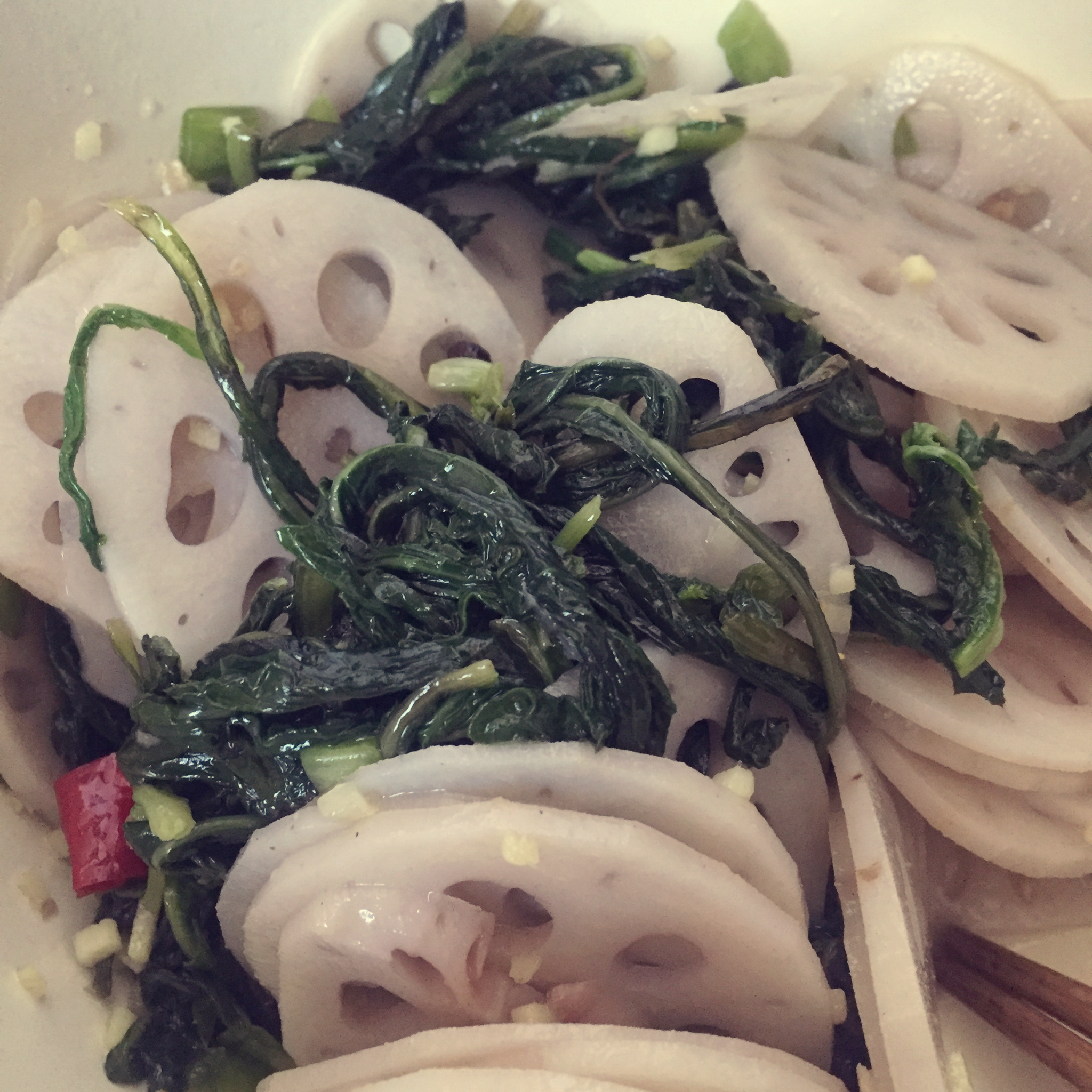 炝拌莲菜