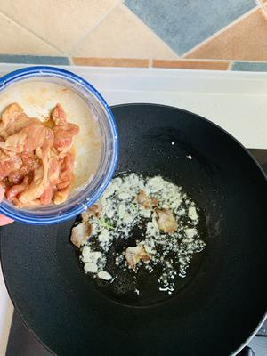 家常菜 口蘑炒肉的做法 步骤4