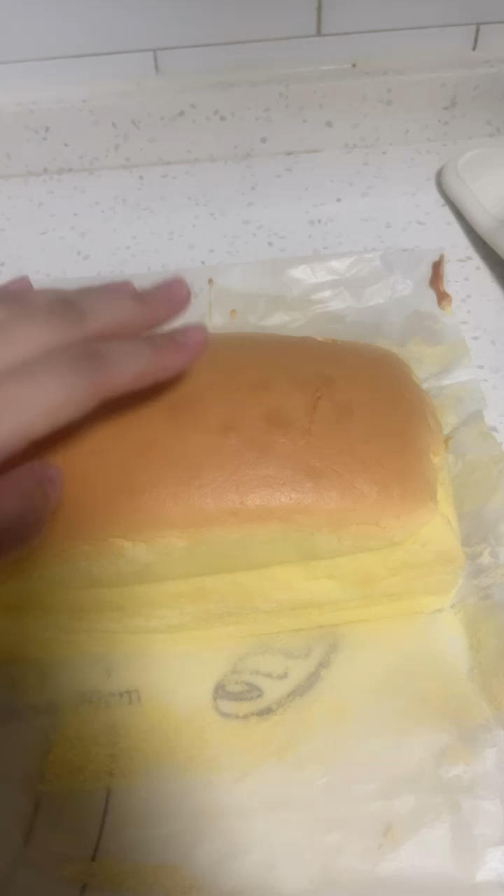 堪比柯基屁股
爆浆芝士🧀古早蛋糕