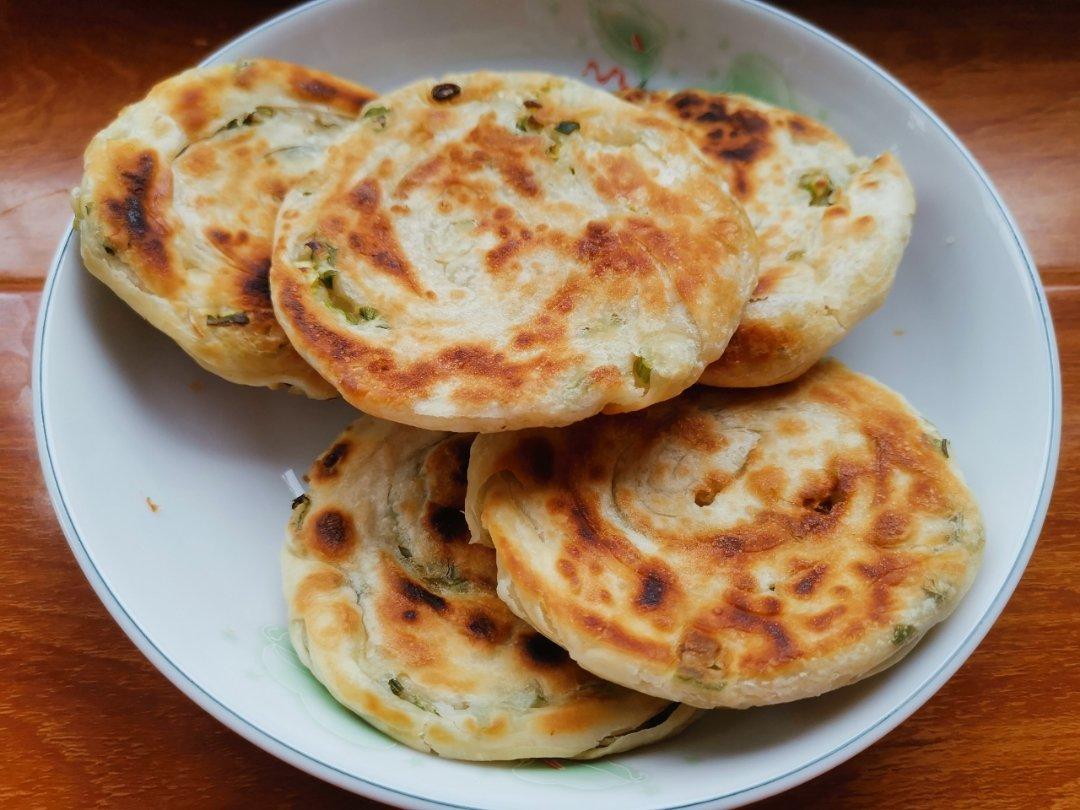 外酥内软的葱油饼
