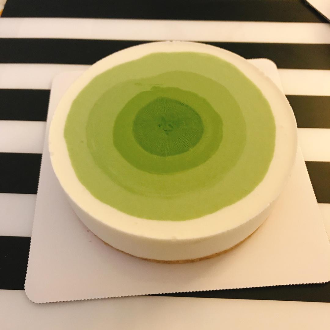 渐变抹茶慕斯蛋糕：我Amanda带着既美又作的抹茶甜点又来了！【曼食慢语】