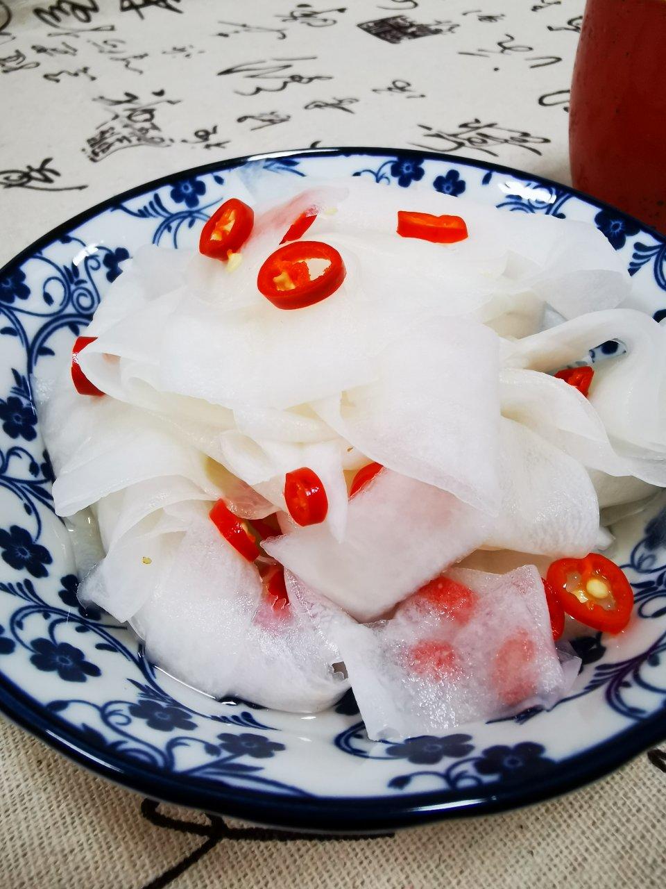 雪碧泡萝卜～酸甜香辣