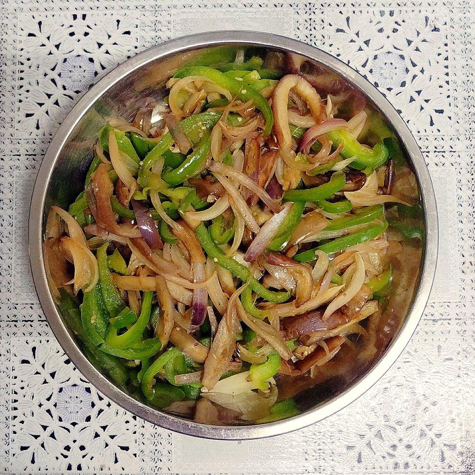 洋葱青椒炒茄子