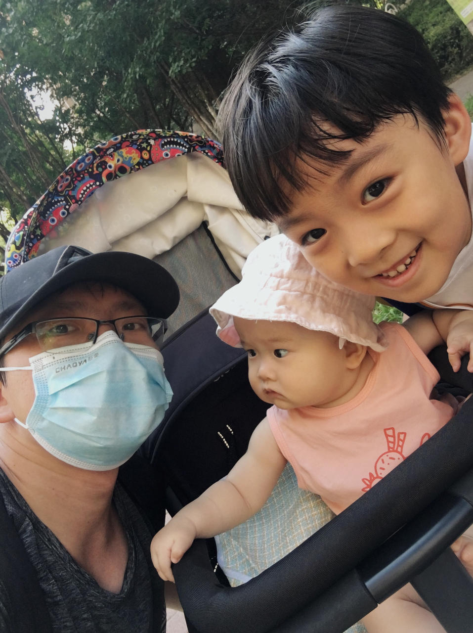 崔觉觉和崔眠眠的老爹