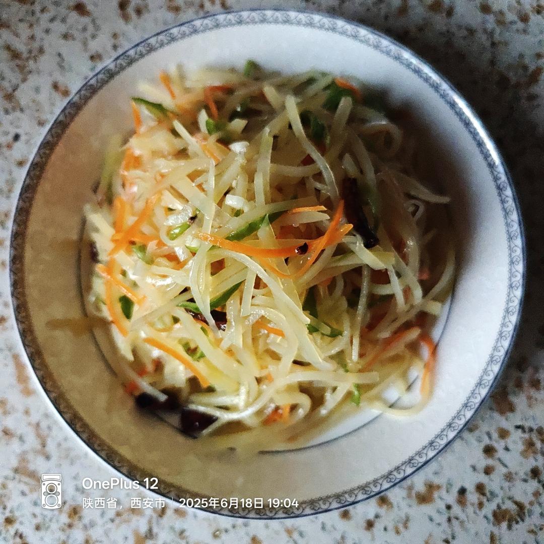 凉拌土豆丝，爽口开胃