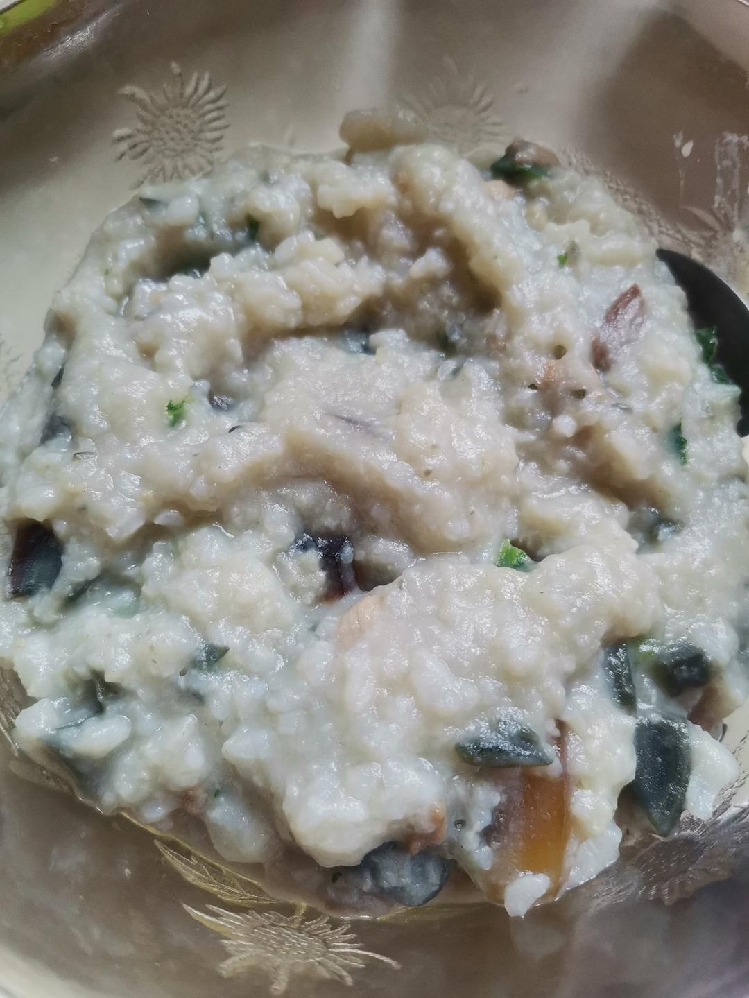 妈妈👩教我做的皮蛋瘦肉粥🥣简单快捷美味😋