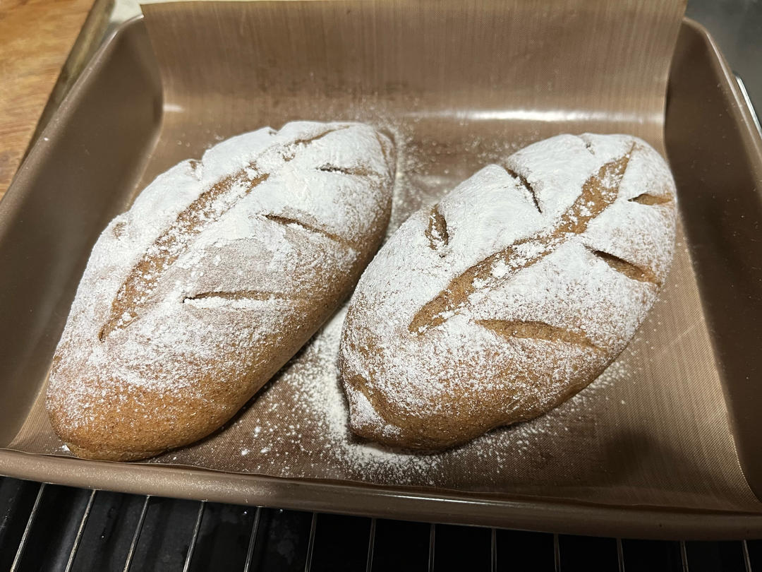 全麦蔓越莓核桃软欧包