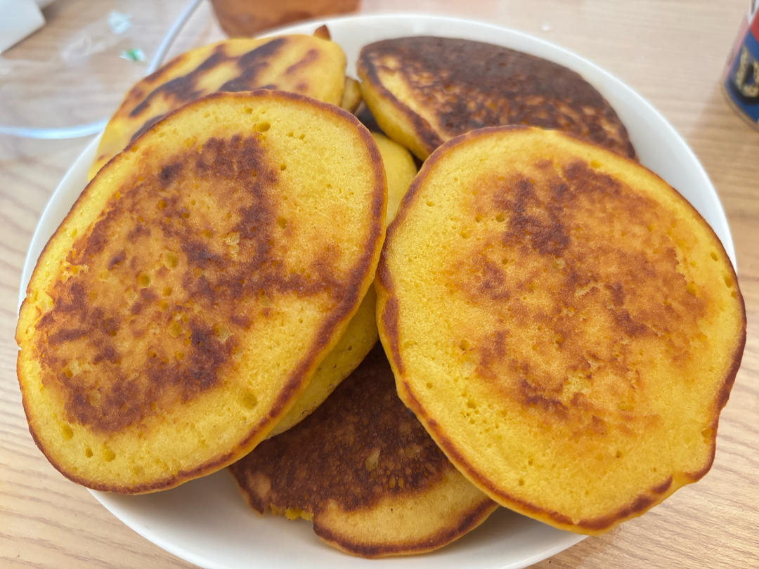 二十年面点老师傅分享的「玉米面饼子」做法，玉米控抓紧收😄😄😄