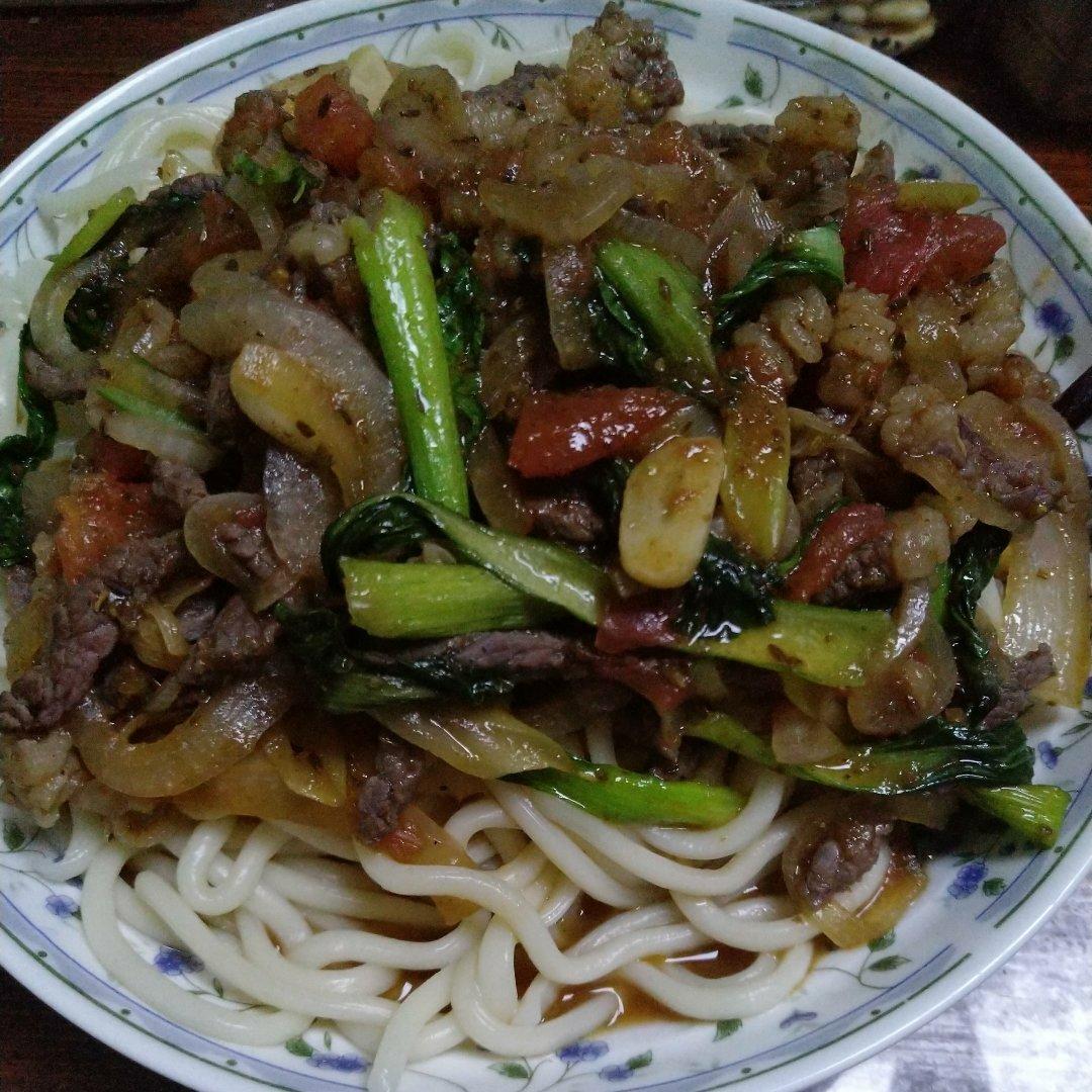 孜然牛肉炒拉条 家常面条百吃不厌的美味做法