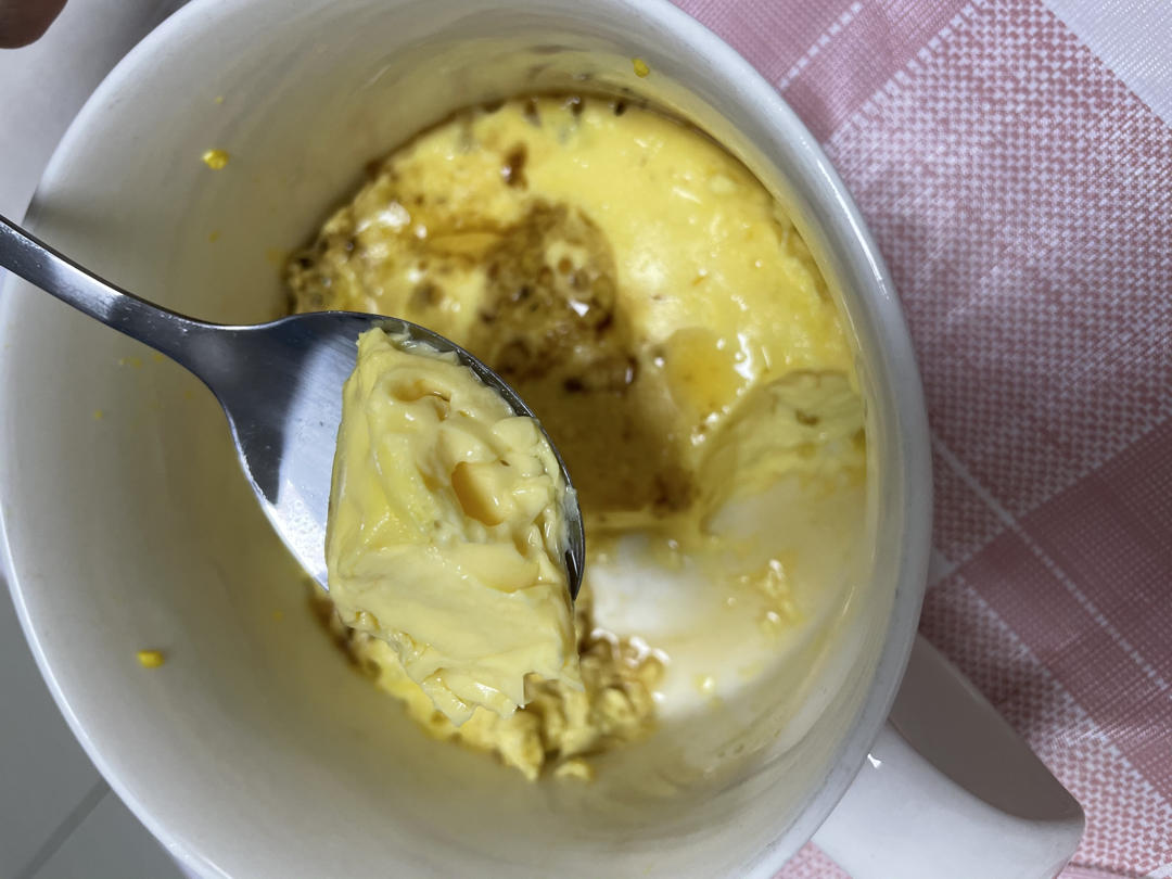 懒人微波炉版 - 一碗鸡蛋羹/蒸蛋！（5分钟内搞定）