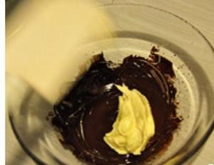 零失败---巧克力熔岩蛋糕的做法 步骤4
