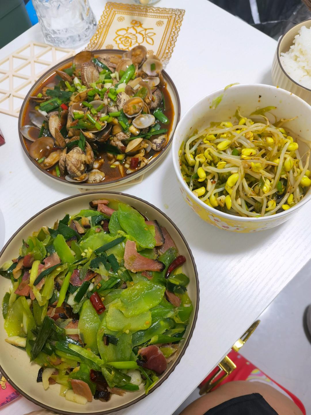 蒜香炒花甲
