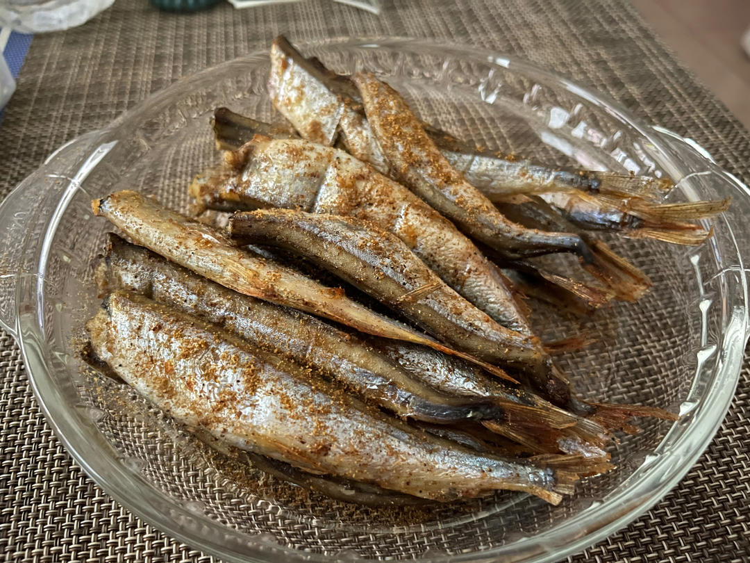 盐烤多春鱼