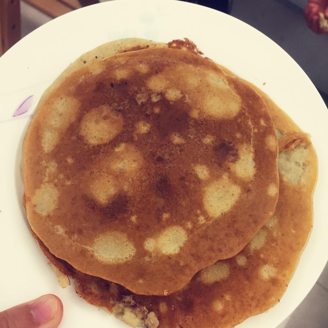【减脂早餐】无油香蕉松饼（超简单）