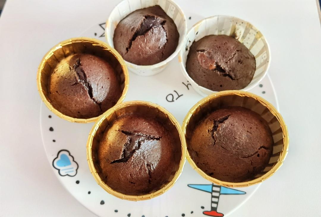 巧克力熔岩杯子蛋糕