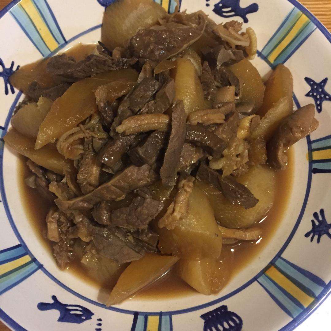 【萝卜炖牛杂】