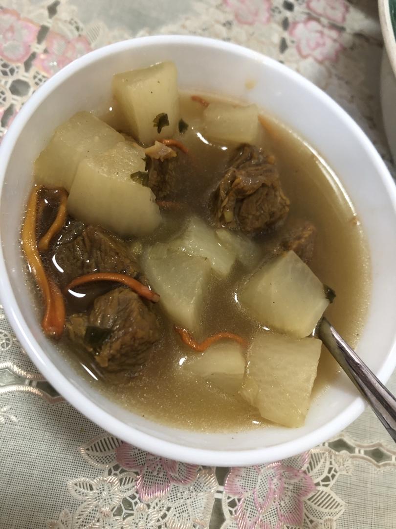 牛肉炖萝卜