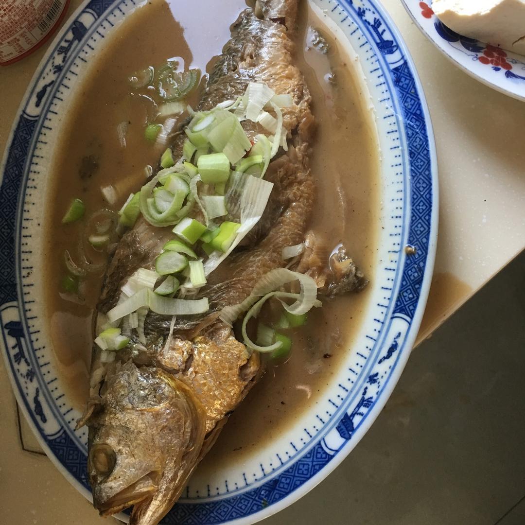 红烧黄鱼—鱼皮不破的小窍门