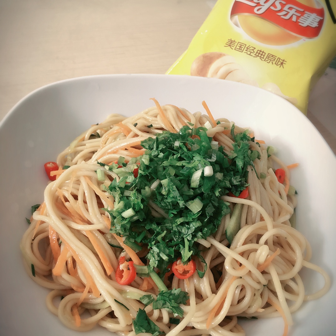 夏日快手凉拌面
