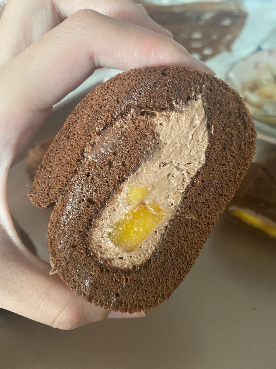 巧克力爱好者不可错过的超浓郁烫面可可卷（附超详细卷蛋糕卷步骤及视频）