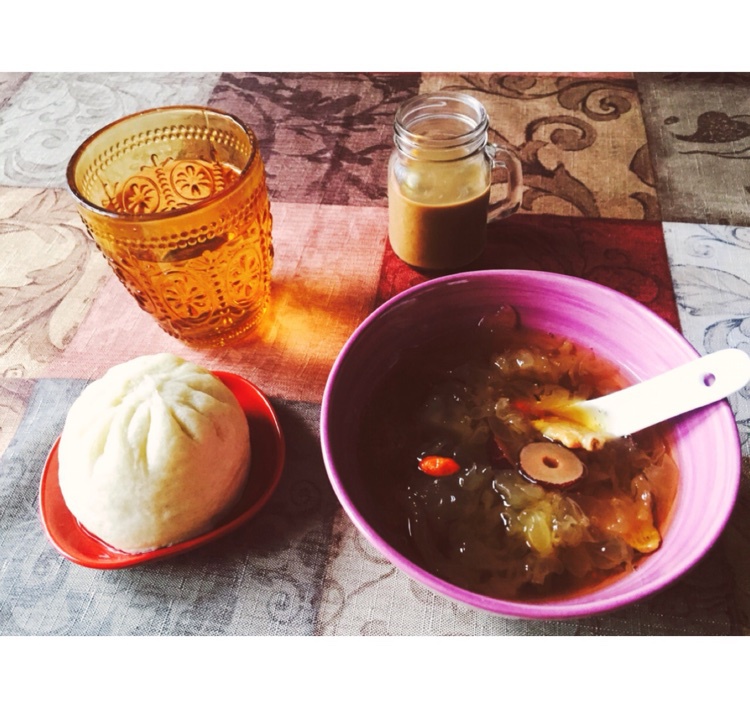 红枣银耳莲子羹