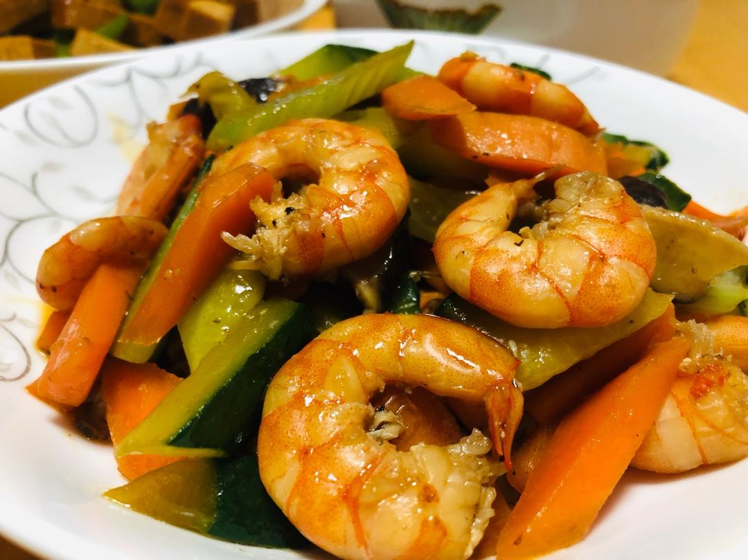 虾仁炒黄瓜胡萝卜